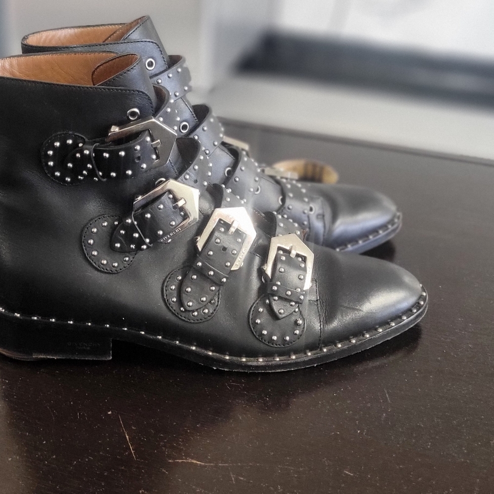 Boots - Picture 2 of 7